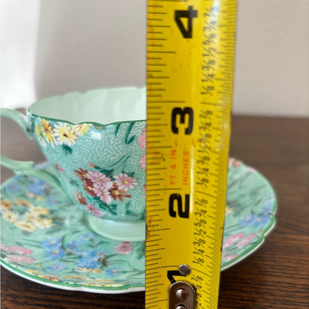 vintage Shelley fine bone china teacup and saucer set in the "Melody" pattern - Picture 10 of 12